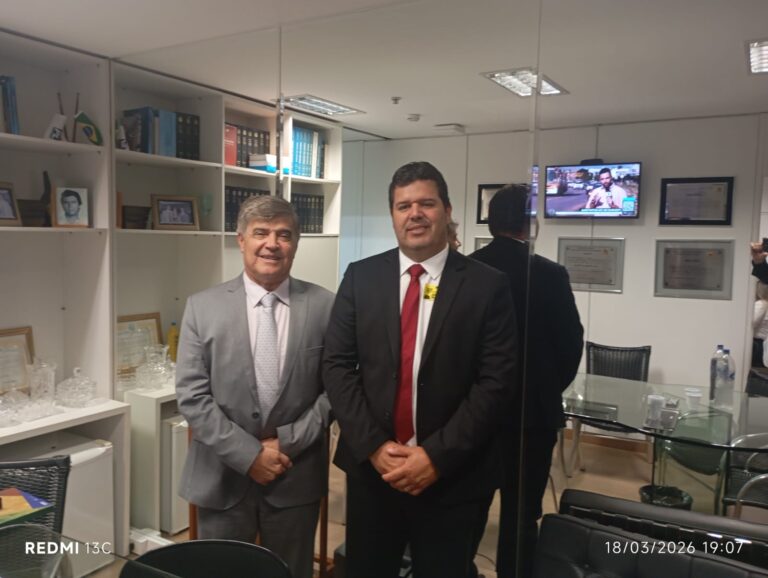 Prefeito Genivaldo Tembório garante em Brasília mais de R$ 1,8 milhão em investimentos para Prata com apoio do deputado federal Wellington Roberto