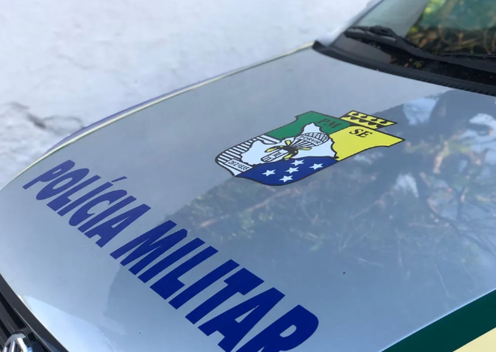 Jovem é morto a tiros dentro de barbearia em Pirambu
